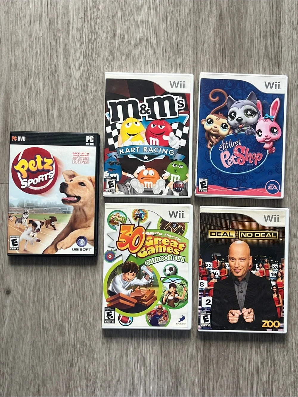 (4 Nintendo Wii)+(1 DVD)